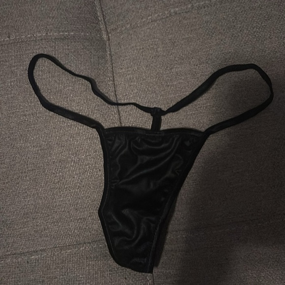 Magic Silk Exposed - Black Onyx Plunge Halter & Mini Skirt Set - Picture 7 of 7